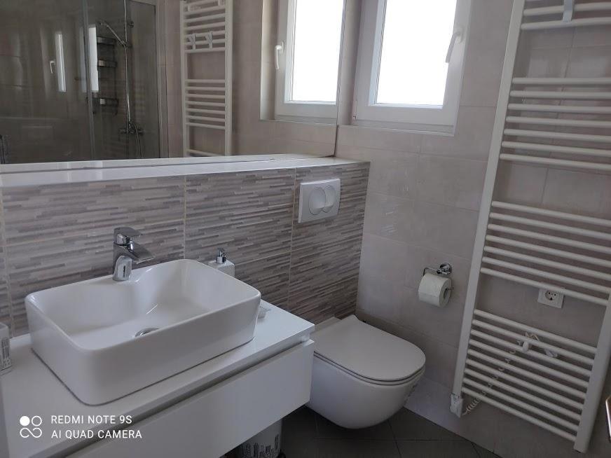 Amazing Seaview Apartment With A Balcony Near The Beach - Kneza Trpimira I Zadar Luaran gambar