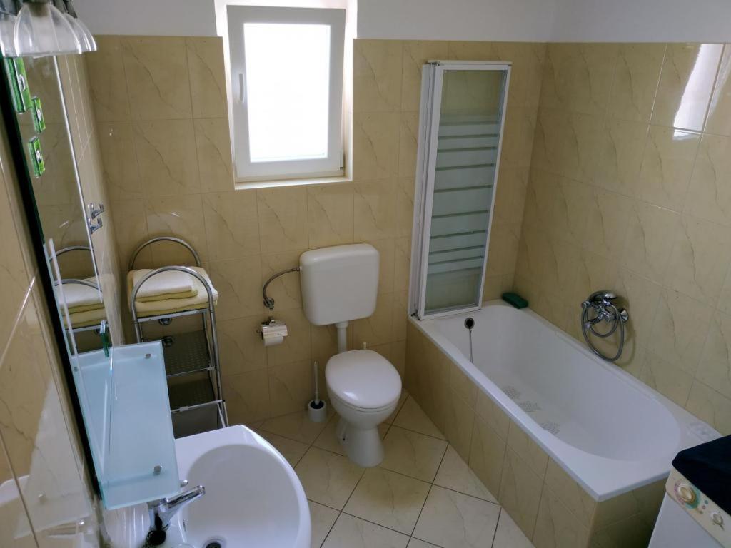 Amazing Seaview Apartment With A Balcony Near The Beach - Kneza Trpimira I Zadar Luaran gambar